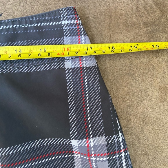Quiksilver Men 34 Black Gray Plaid Board Shorts - Picture 5 of 5